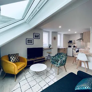 https://villa-adelaide-opera.hotels-rhonealpes.com